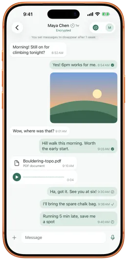 A conversation in rChat with outgoing messages marked Read, Delivered, Sent and Sending